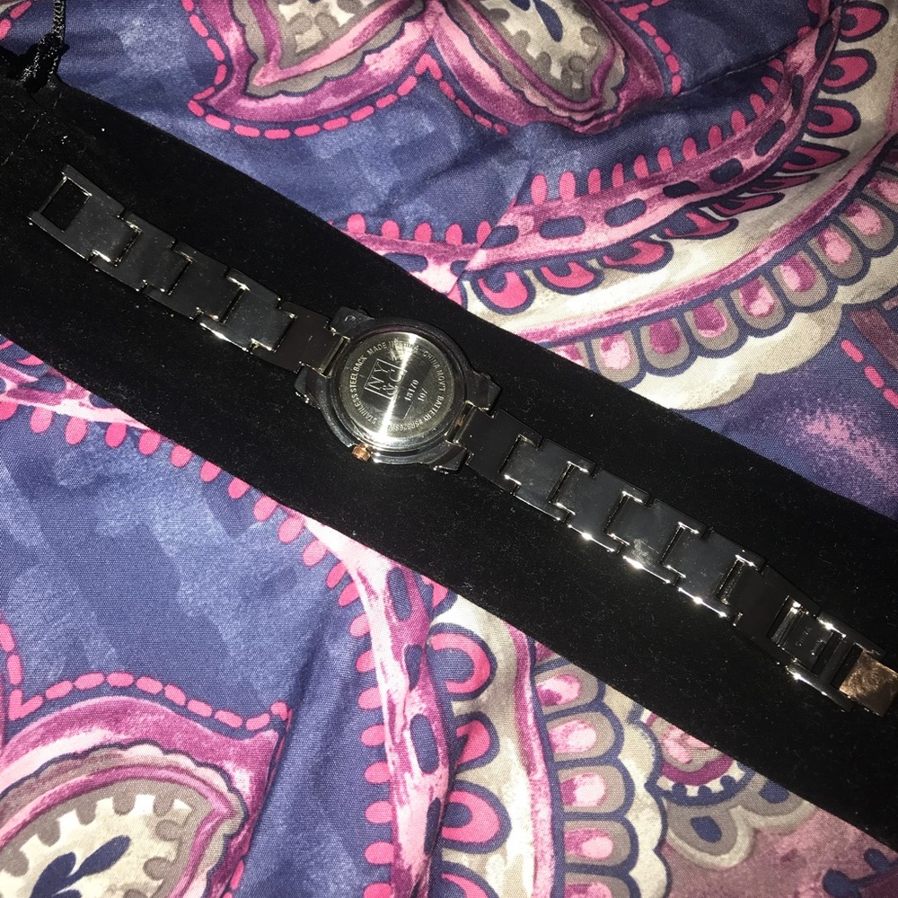 Watch - Picture 5 of 5